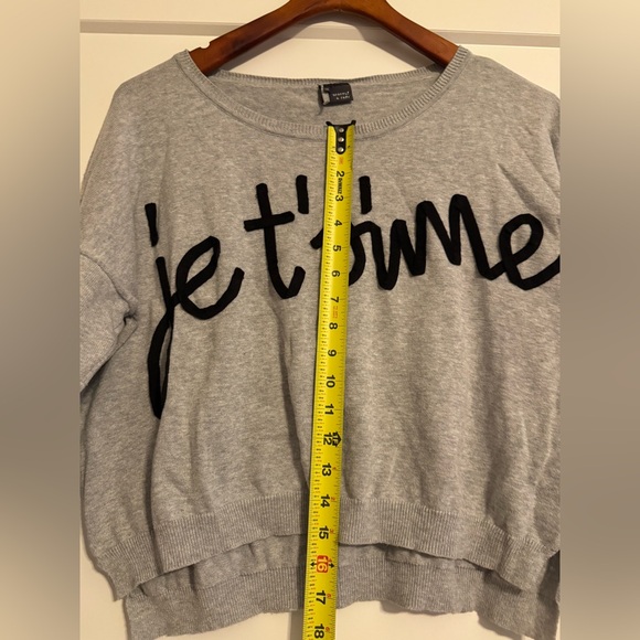 EUC! Sparkle & Fade Crop Sweater with Black 'Je t'aime' Print, Size XS - Picture 4 of 5